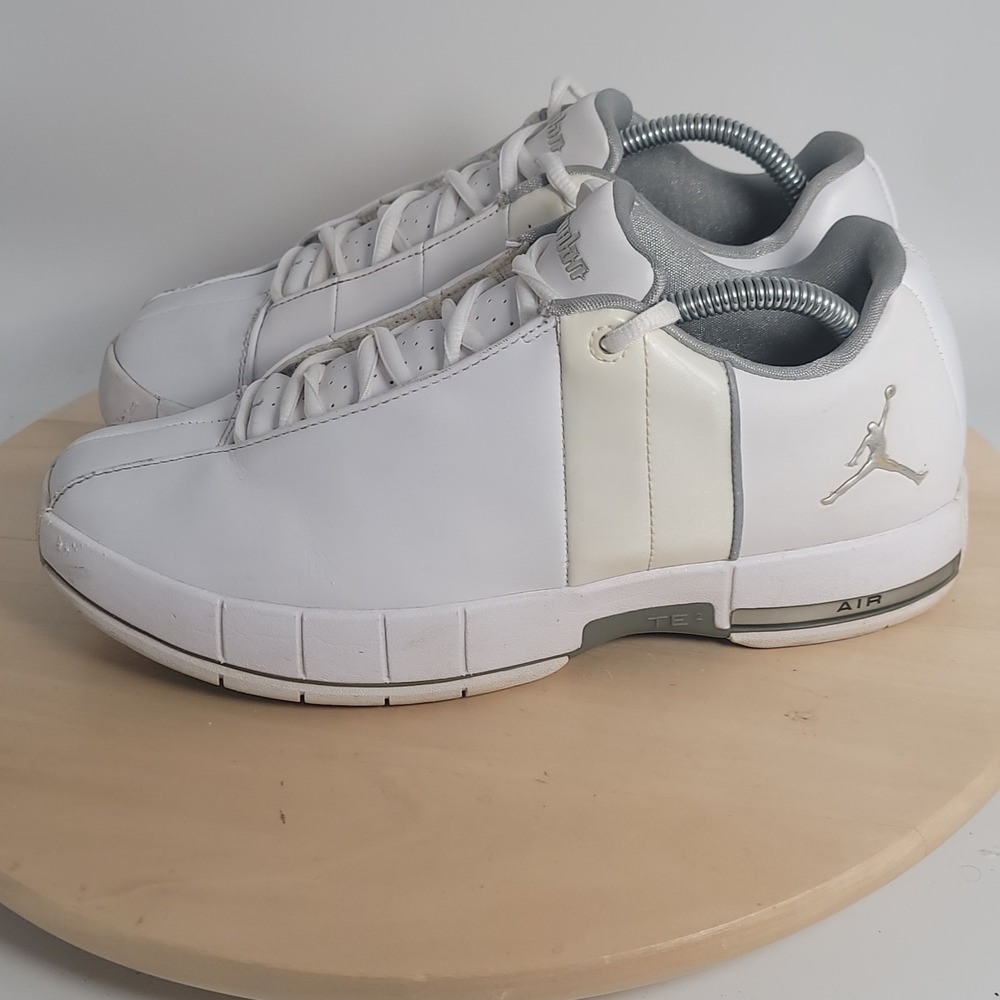 AIR JORDAN TEAM ELITE 2 BASKETBALL SHOES WHITE, MODEL: 310011-125, SIZE 8.5